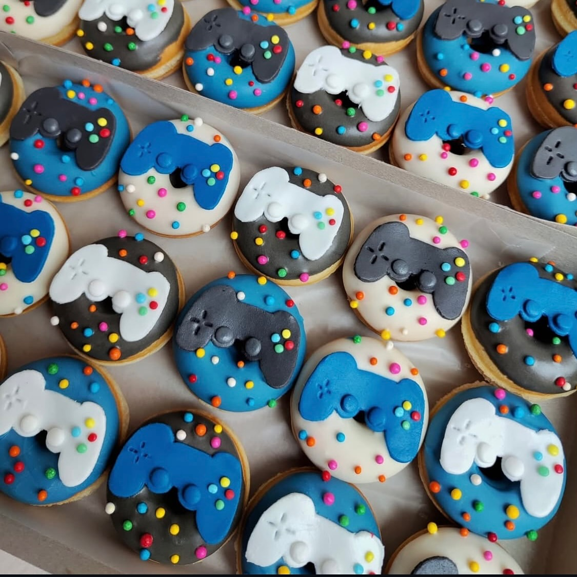 Mini donuts personalizados — Gamer Party
